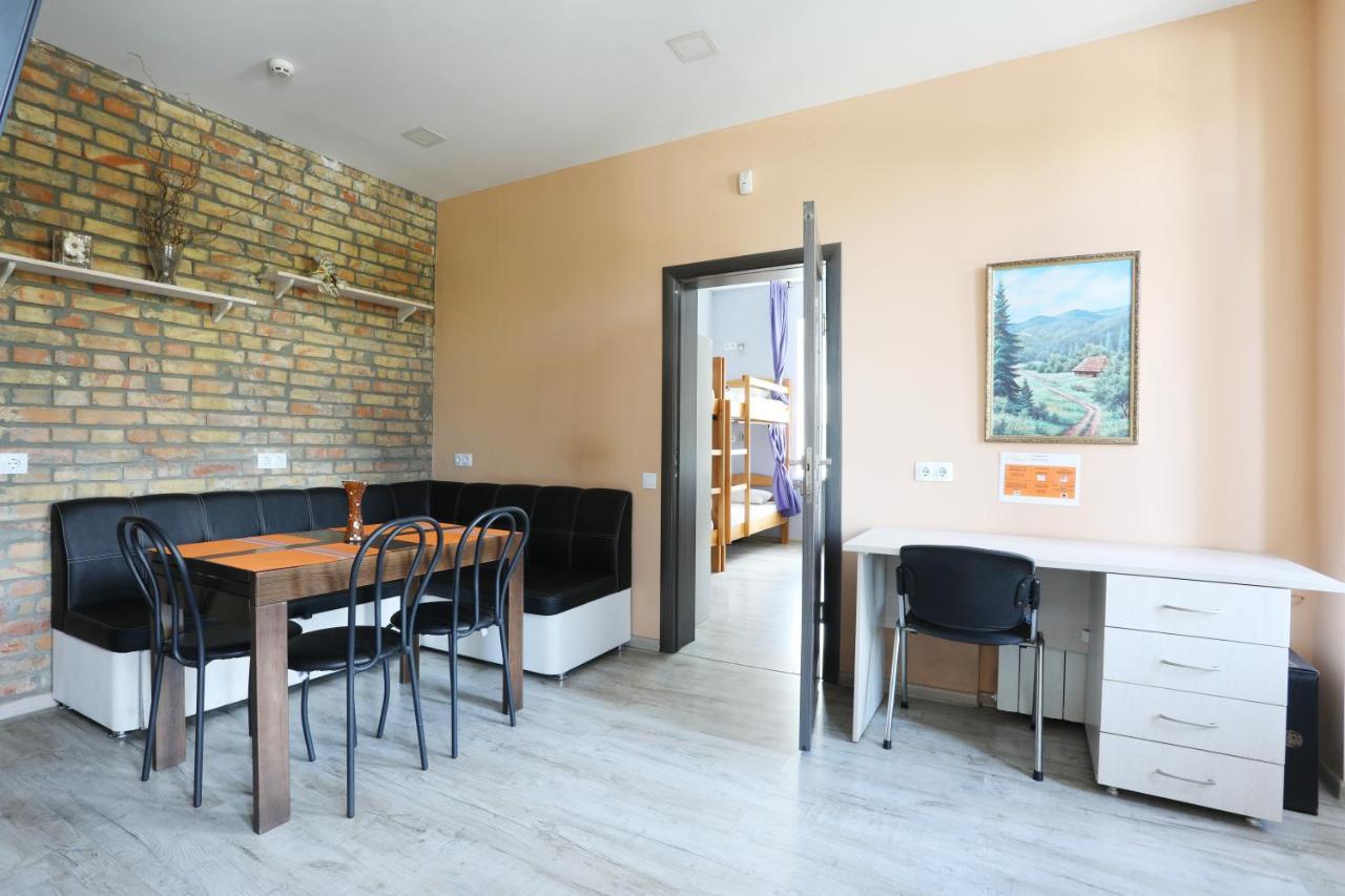 Light Life Hostel Kiev Ngoại thất bức ảnh